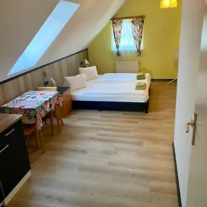 pension-alt-strassgang.graz-austria-hotels.com/